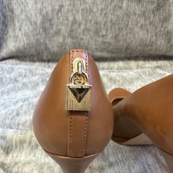 Michael Kors size 7 Chestnut Brown Heels - Picture 5 of 7